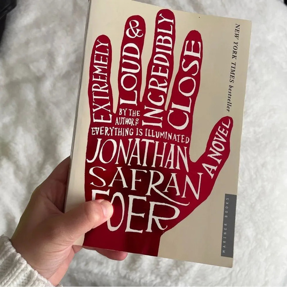 Extremely Loud and Incredibly Close by Jonathan Safran Foer - Picture 1 of 1